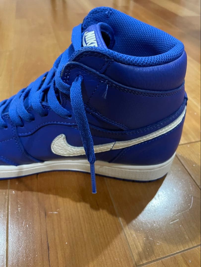 Nike Air Jordan 1 ハイパーロイヤル