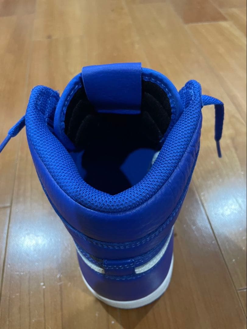 Nike Air Jordan 1 ハイパーロイヤル