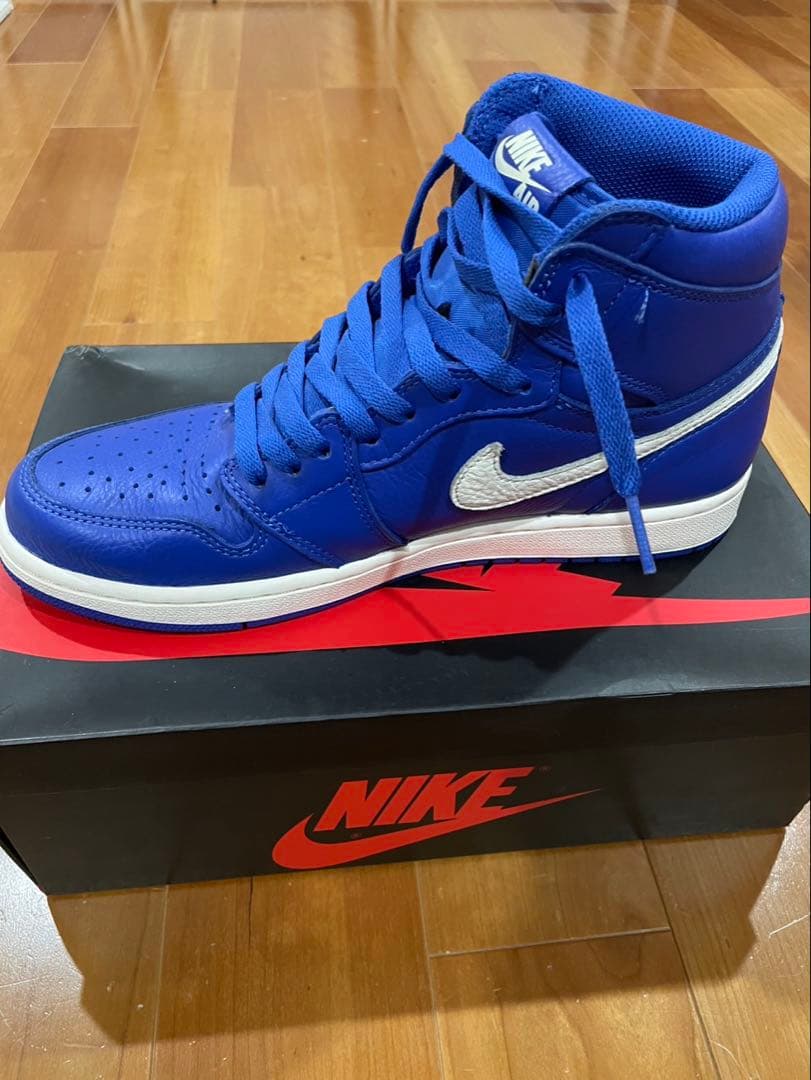 Nike Air Jordan 1 ハイパーロイヤル