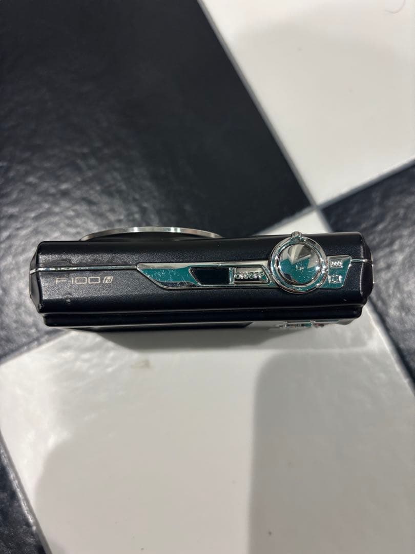 Fujifilm FinePix F100fd ブラック