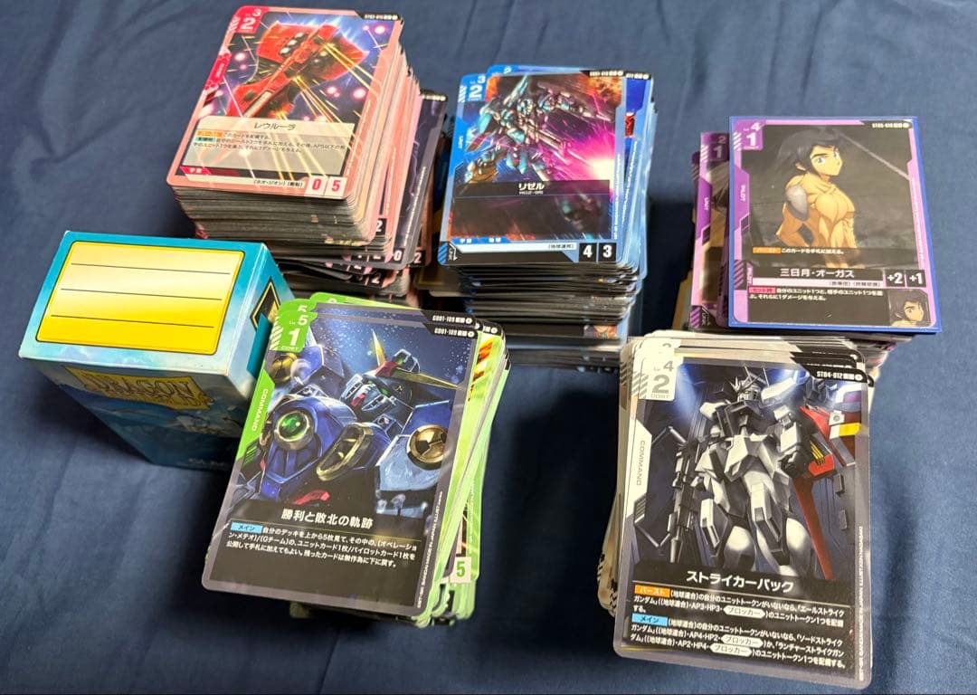 ガンダムカード　青緑ジオン　赤白SEEDまとめ売り　プレマ　スリーブ　引退品