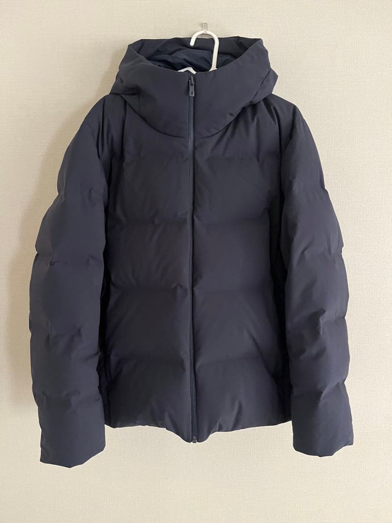 美品 UNIQLO シームレスダウンパーカ L