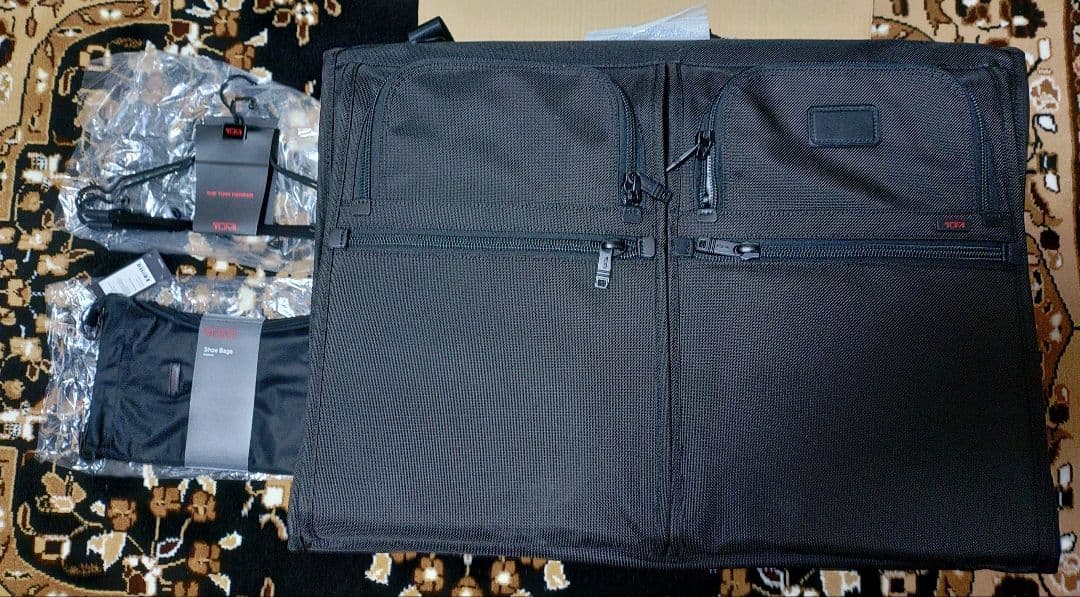 TUMI ガーメントバッグ ブラック ハンガーとシューズケースお付けします。