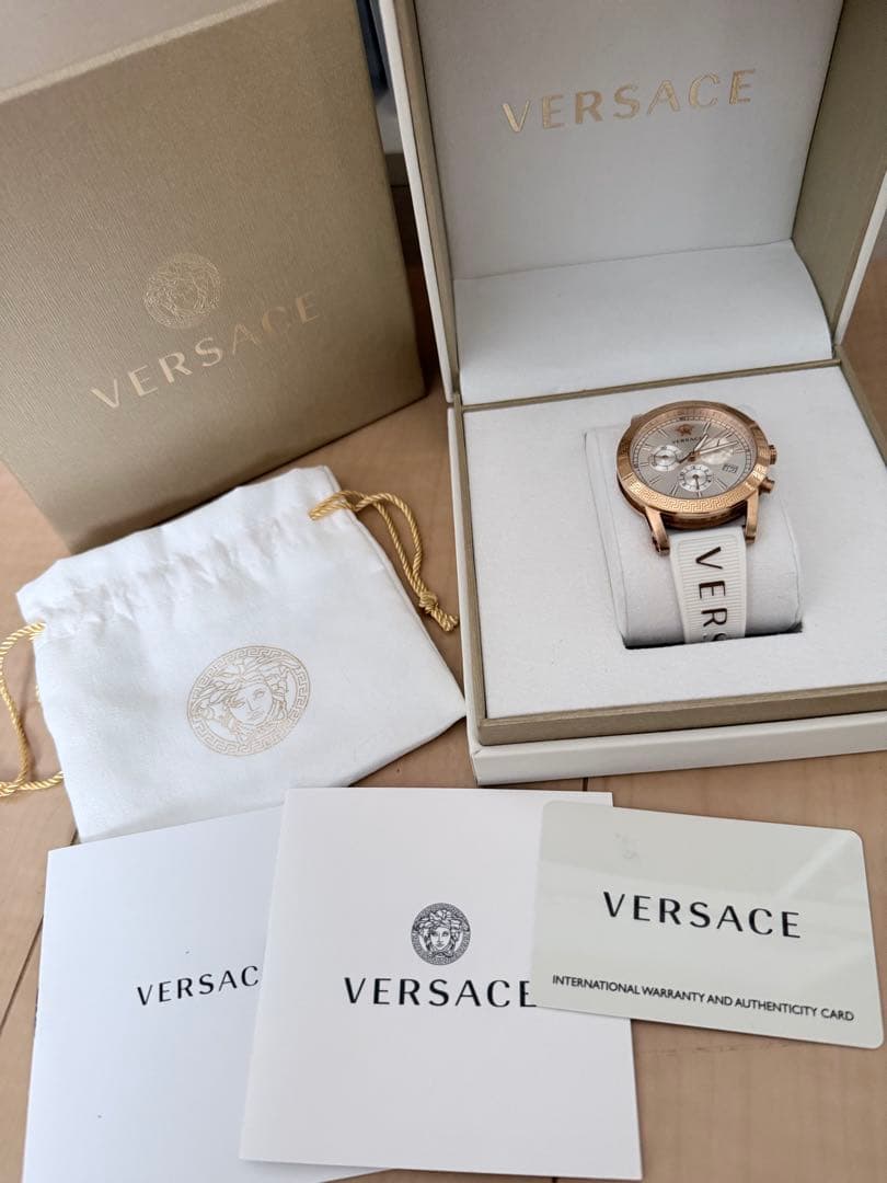 【希少】最終値下げ！VERSACE クロノグラフ腕時計 ホワイト/ゴールド