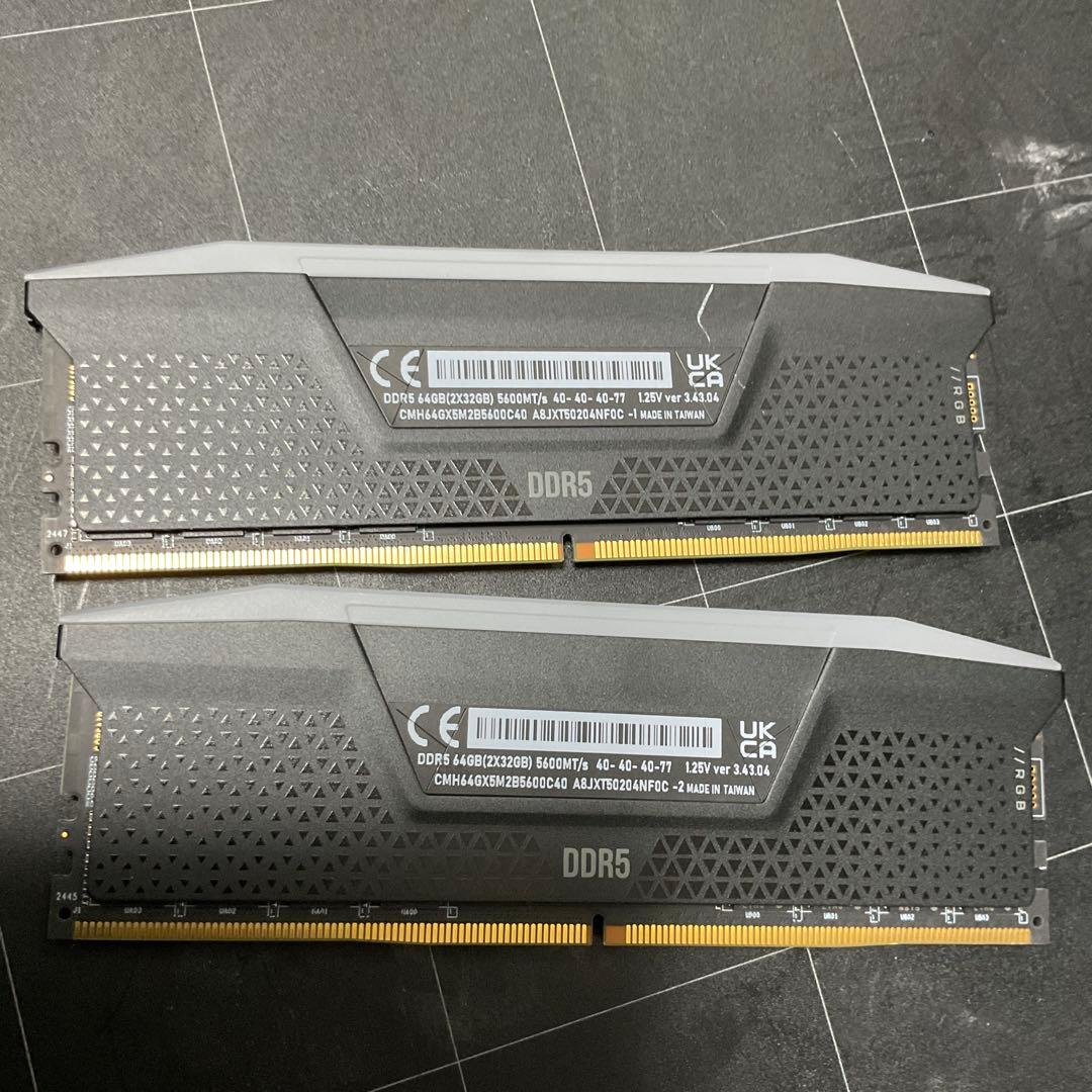 Vengeance DDR5 メモリ　64GB(32x2) LED点灯モデル