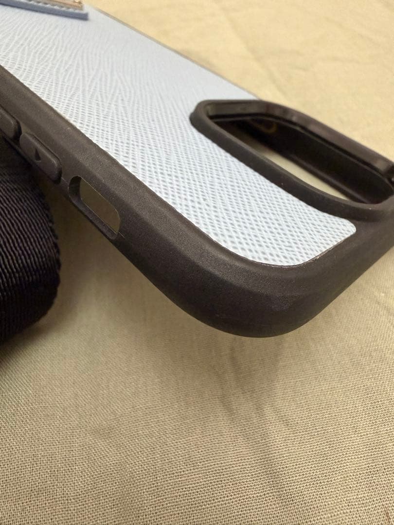 ままん☆です。 PRADA iPhoneケース