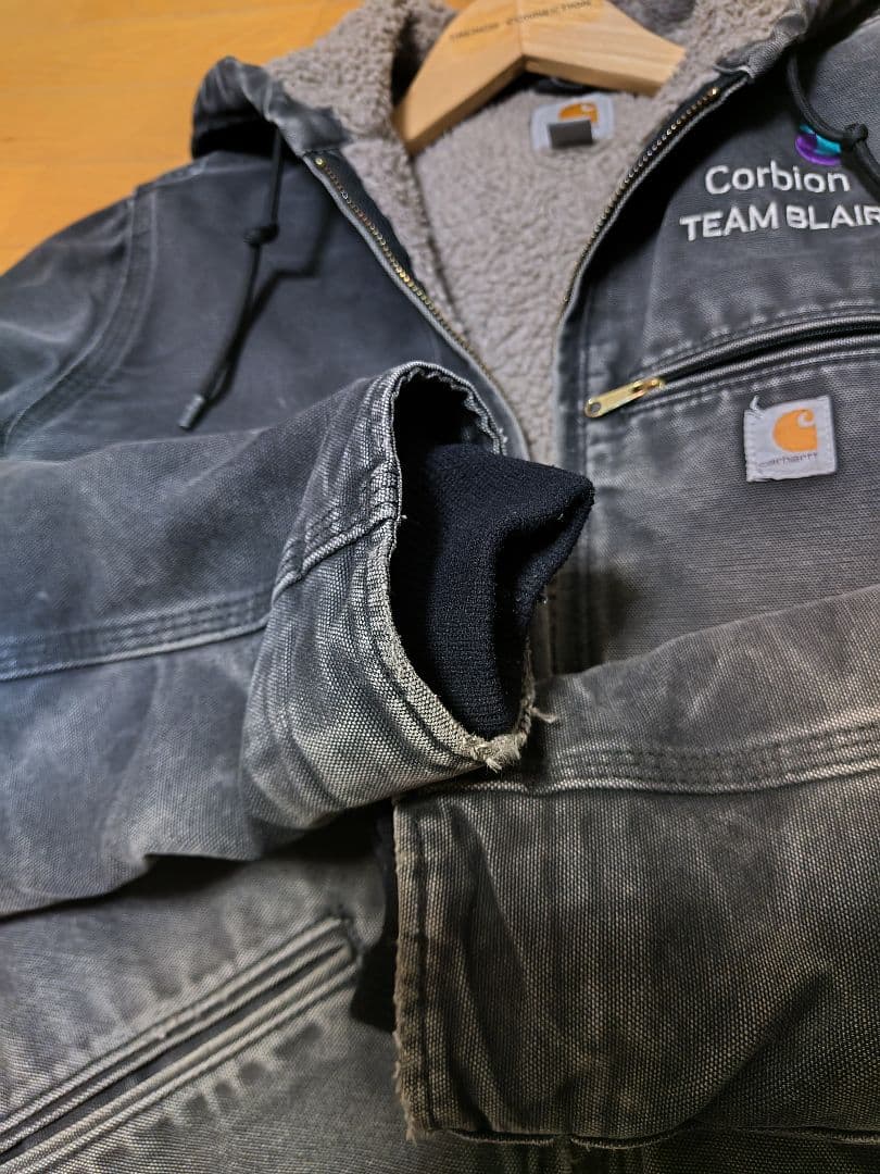 Carhartt シエラジャケット　黒フェード