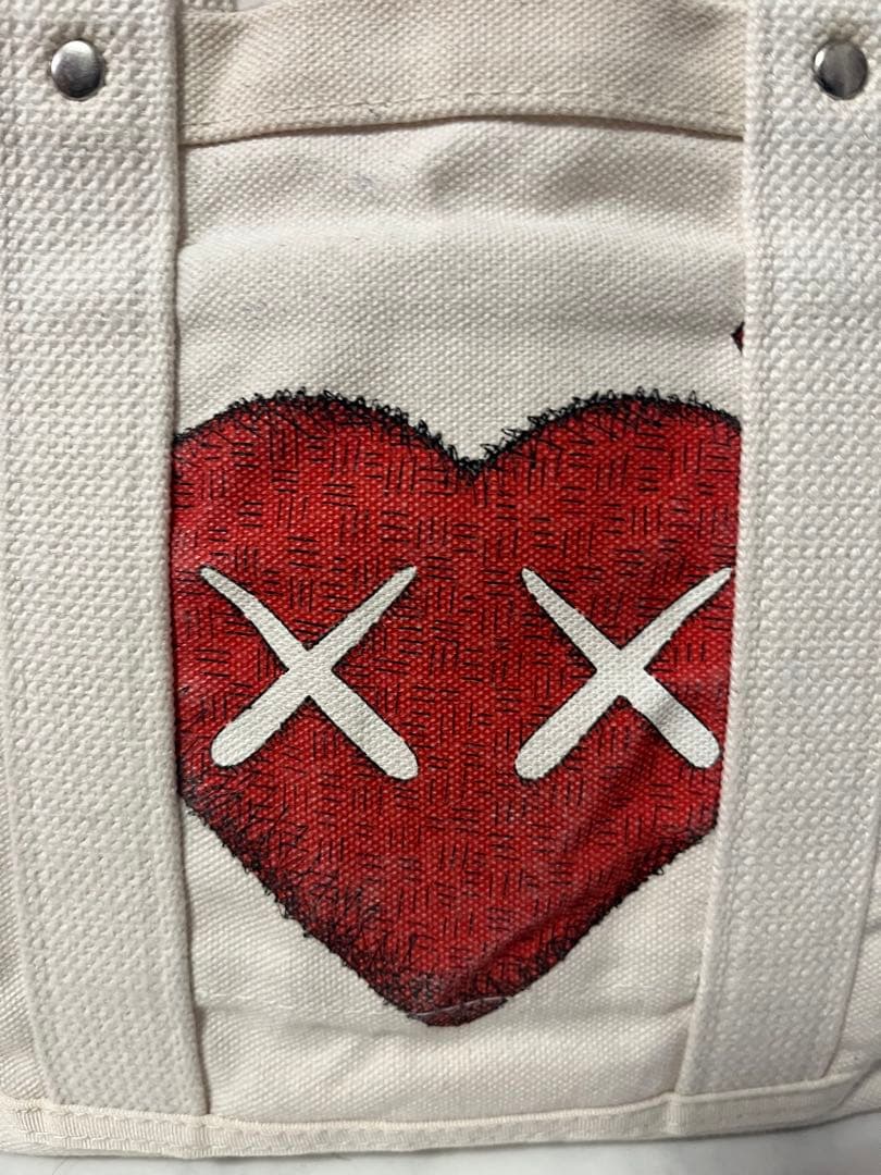 ヒューマンメイド×KAWSトートバッグ　オフホワイト