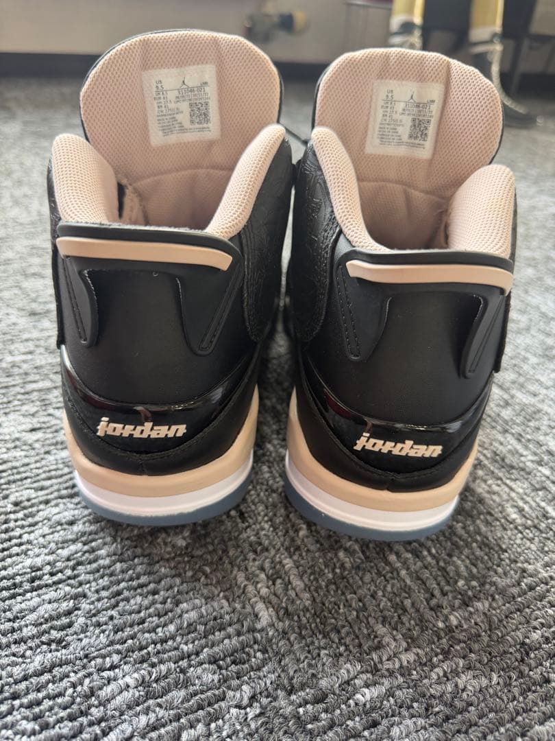 w*d様 超レア！新品未使用品、Jordan ブラック 高トップスニーカー！