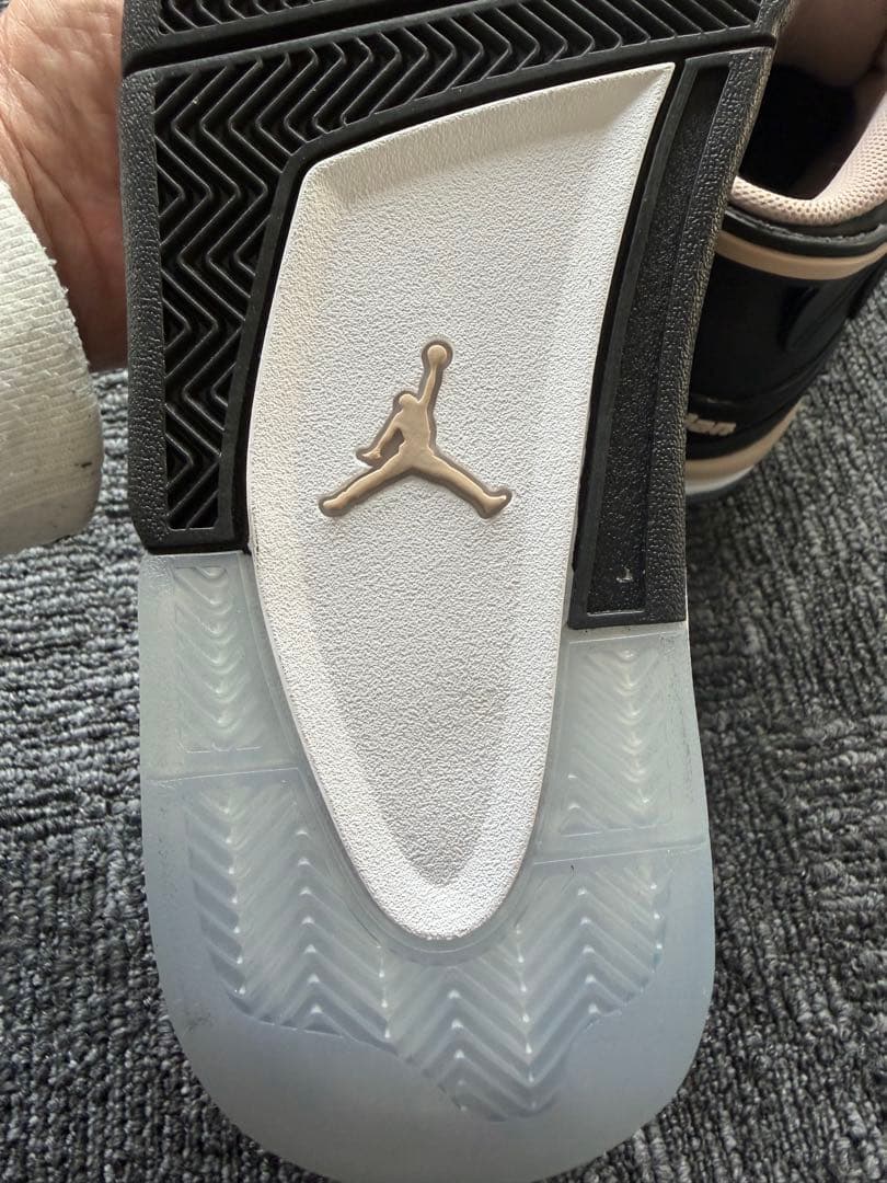 w*d様 超レア！新品未使用品、Jordan ブラック 高トップスニーカー！