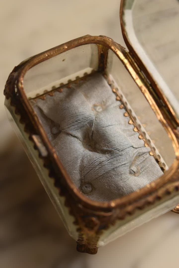 美品　ガラス宝石箱　ジュエリーボックス　　フランスアンティーク　べべルガラス