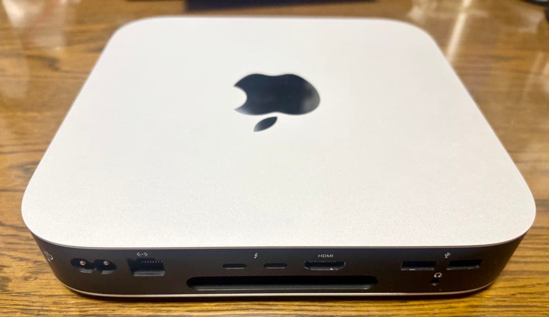 M2 Mac mini 8GB / 256GB & アルミスタンドセット