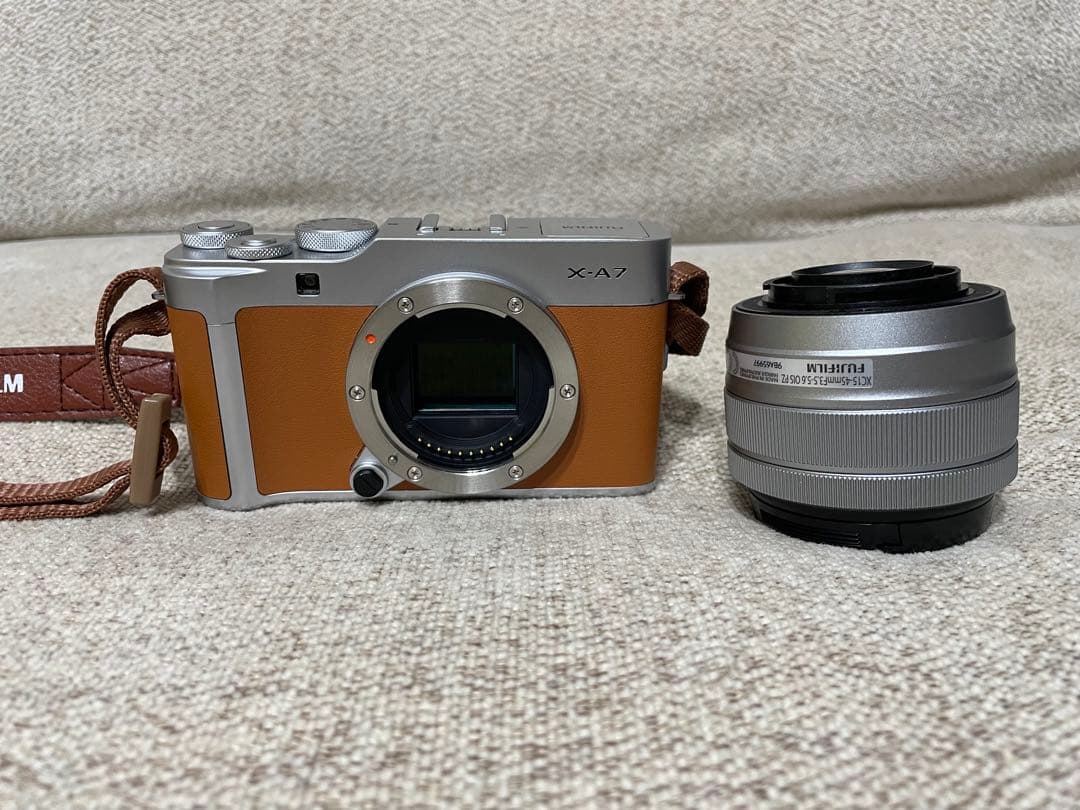 富士フイルム　X-A7 ミラーレスカメラ　一眼Fujifilm キャメル