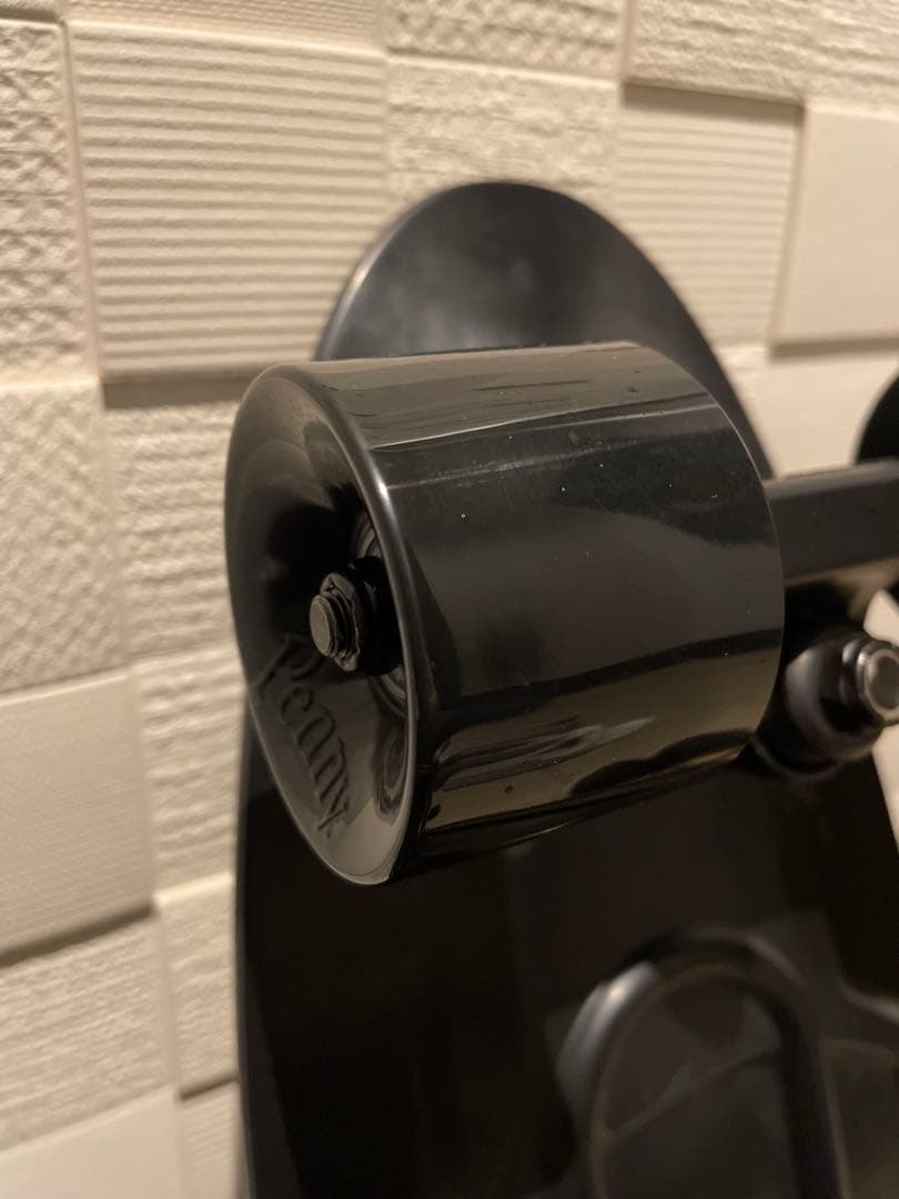 【ほぼ新品同様】Pennyスケボー27インチ⭐️人気の黒！タイヤ傷なし⭕️おまけ有✨