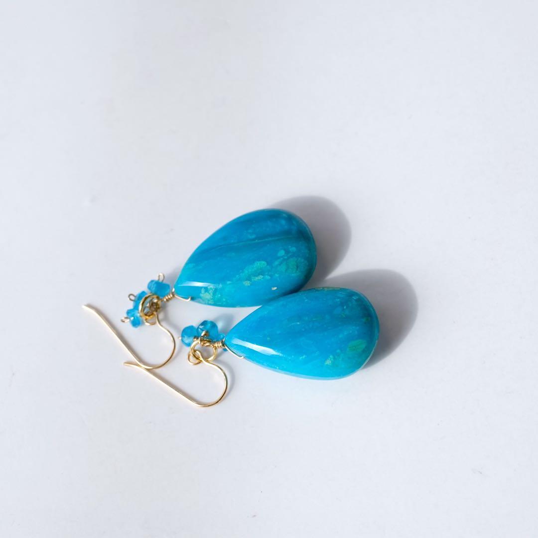 Q's B 希少！14kgfオパリーナ・ネオンブルーアパタイトピアス