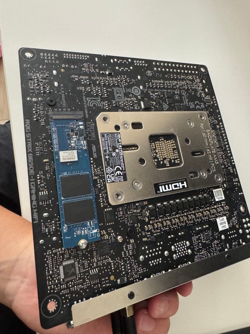 ASUS ROG Strix B650E-I ゲーミング WiFi