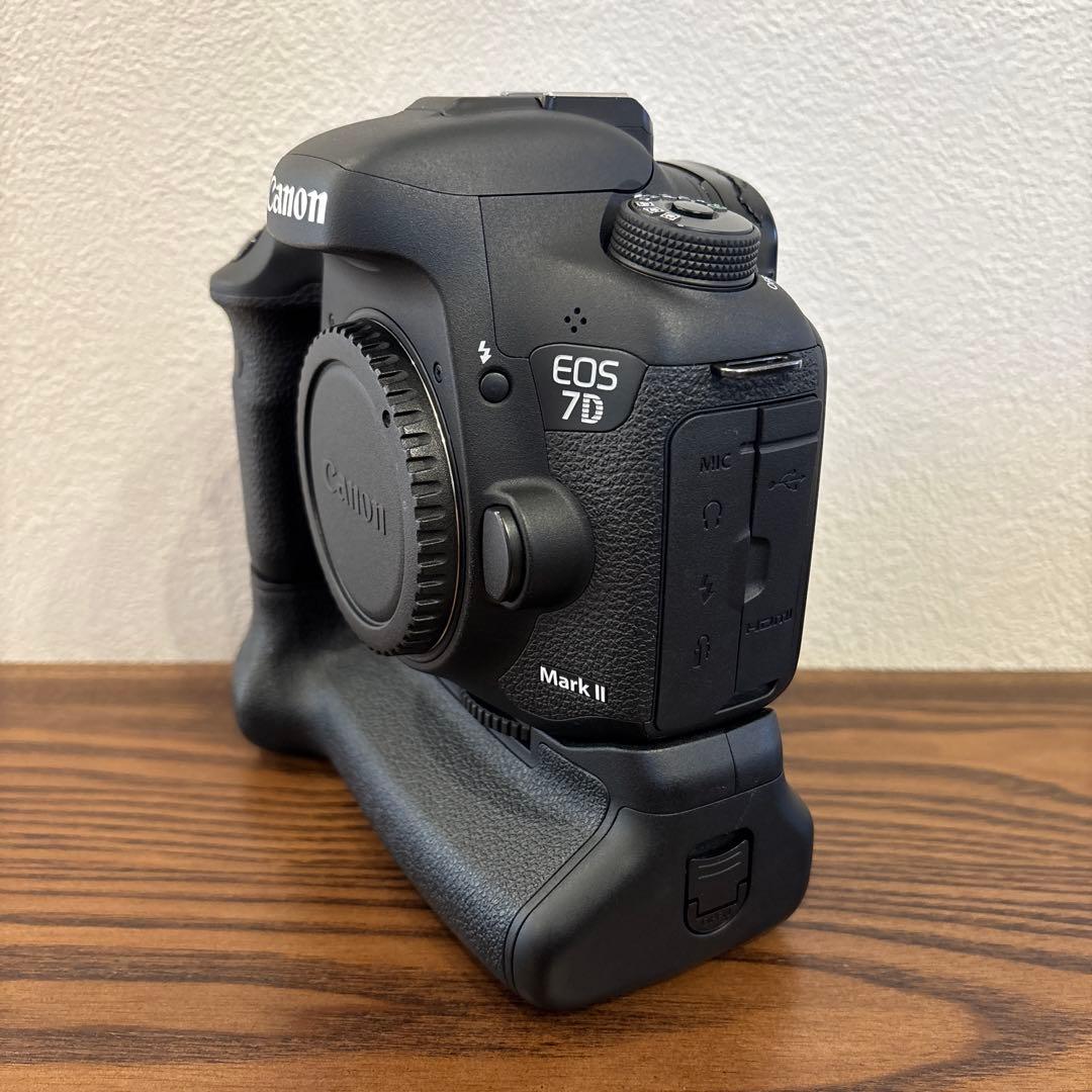 Canon EOS 7D Mark ll + 純正BG 売り切り最終価格!!