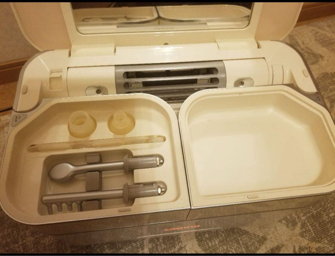 【値下げ】サキナ　ビジュー　美顔器