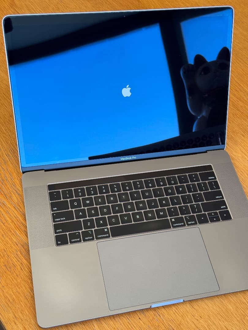 MacBook Pro 2018 i9 (15インチ)