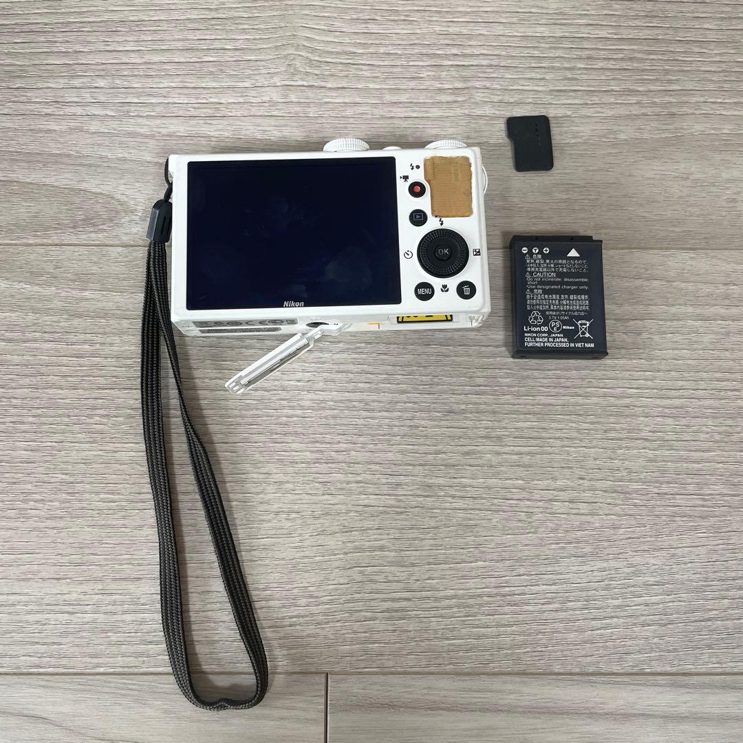 【Nikon】Coolpix P330 コンパクトデジタルカメラ　ジャンク品