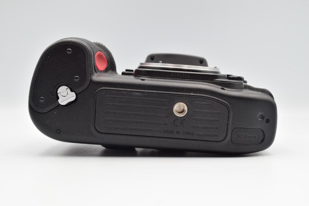 【美品】Nikon F100 フィルム一眼レフカメラ #NB003