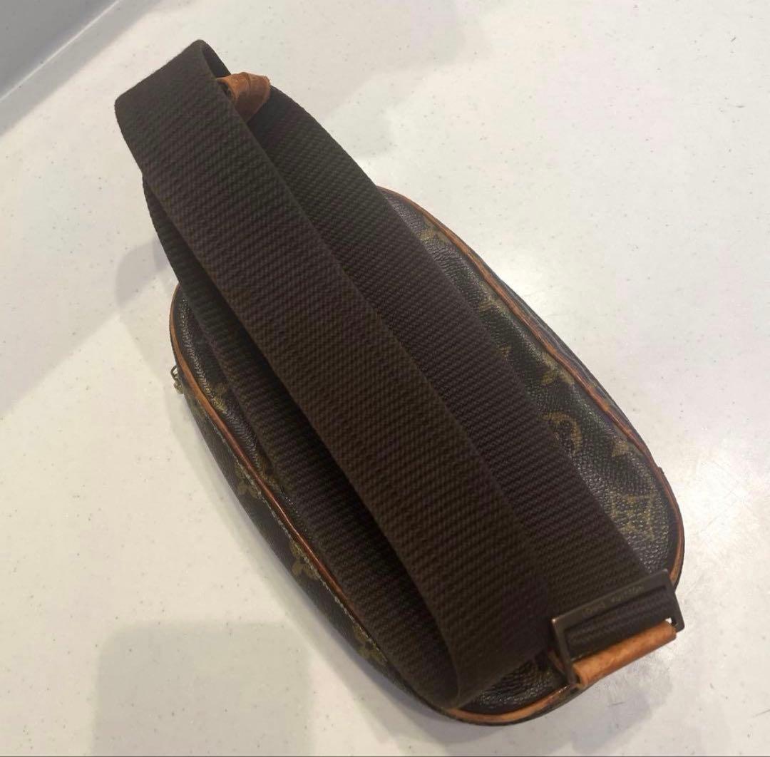 LOUIS VUITTONボディバッグ　斜め掛けバック　ガンジュ　ルイヴィトン