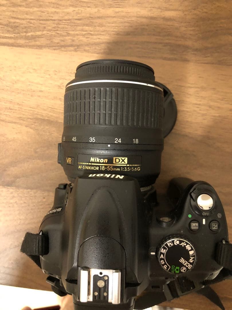 Nikon D5000（三脚、SDカード等セット）