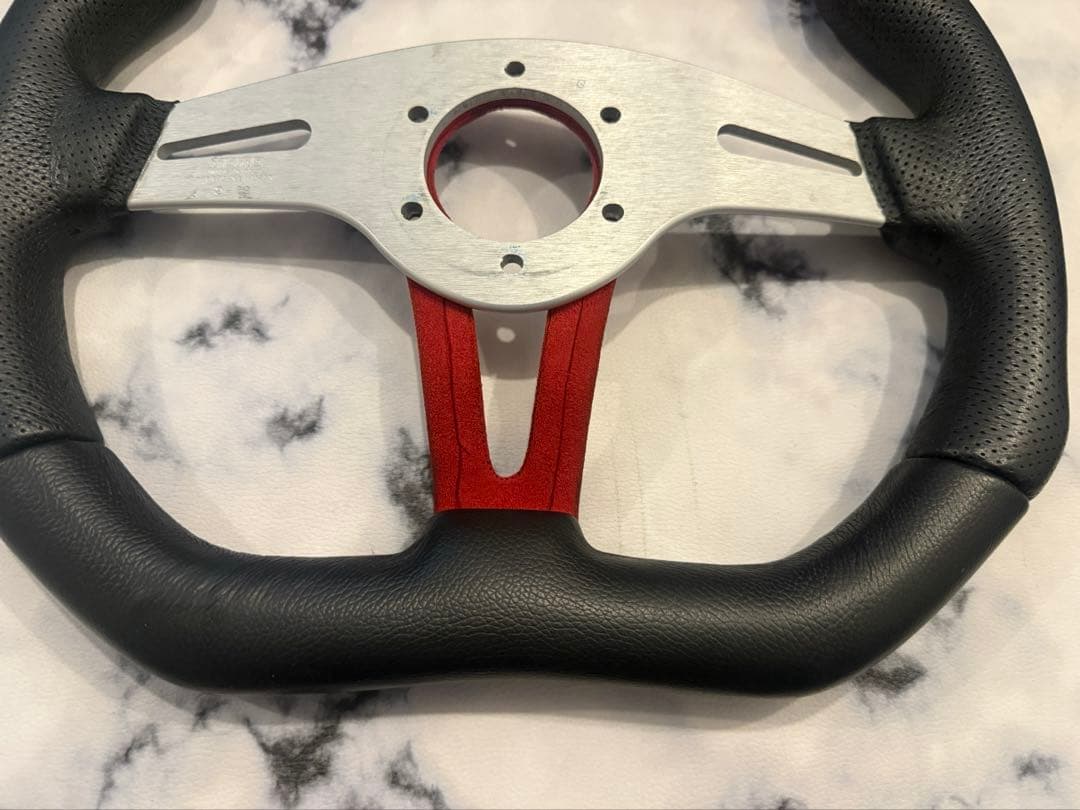 momo ステアリング　モモ　ハンドル　D型