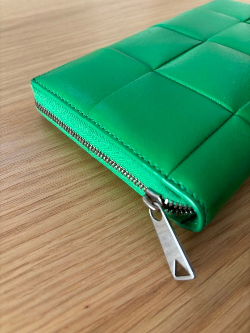 BOTTEGA VENETA カセット ジップアラウンドウォレット　長財布