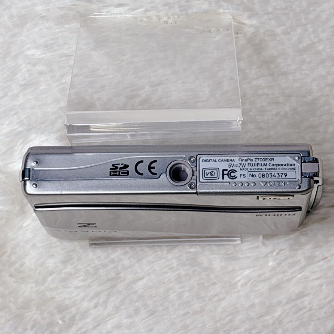 FUJIFILM FINEPIX Z700EXR コンパクトカメラ　コンデジ