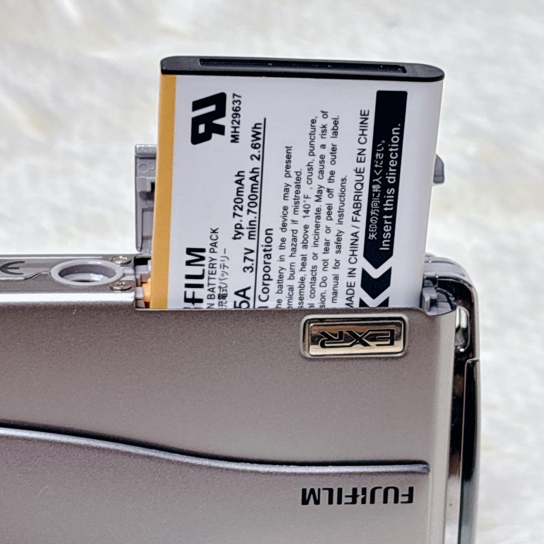 FUJIFILM FINEPIX Z700EXR コンパクトカメラ　コンデジ