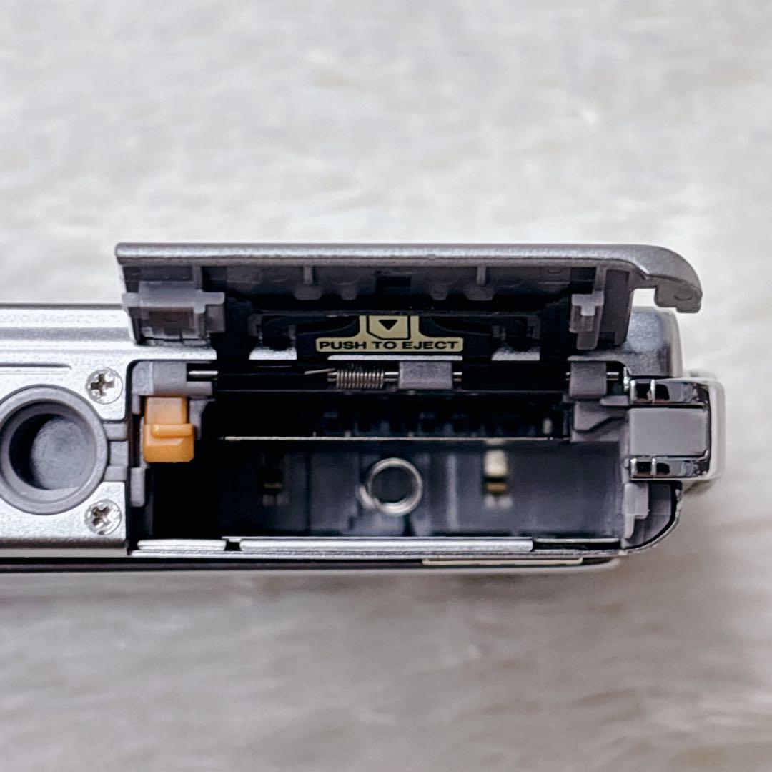 FUJIFILM FINEPIX Z700EXR コンパクトカメラ　コンデジ