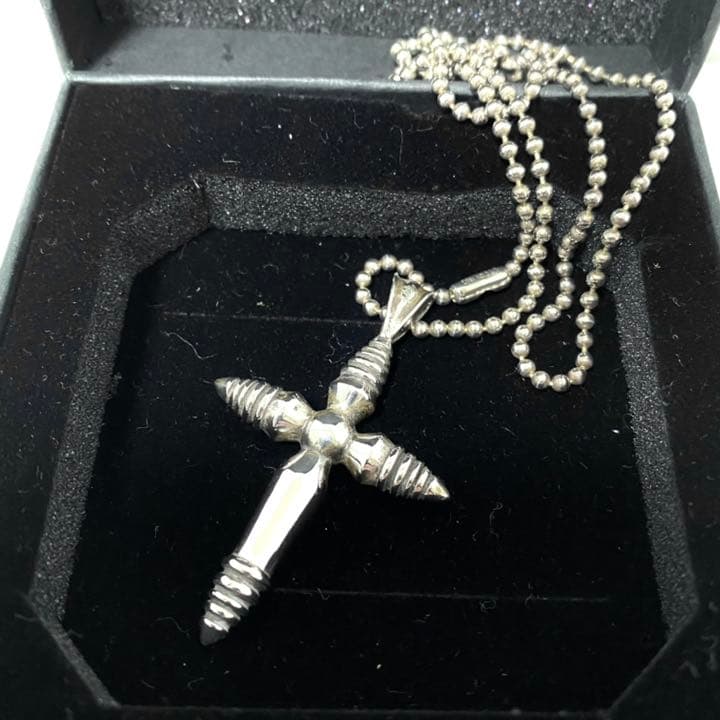 STANLEY GUESS☆スモールクロスペンダント☆新品未使用☆