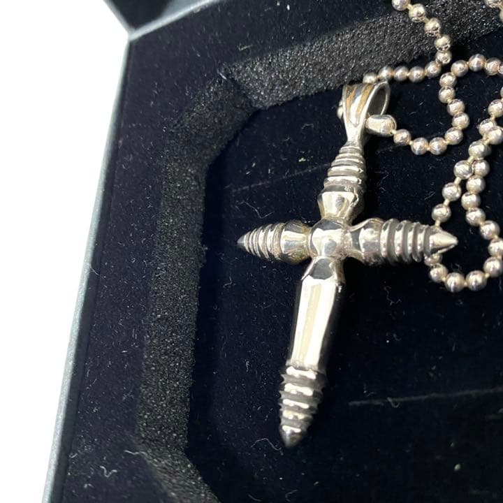 STANLEY GUESS☆スモールクロスペンダント☆新品未使用☆