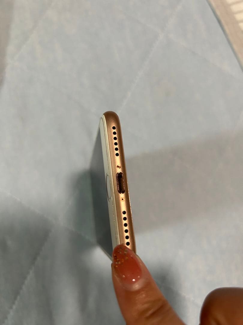 割れ有iPhone 8 ゴールド 極美品