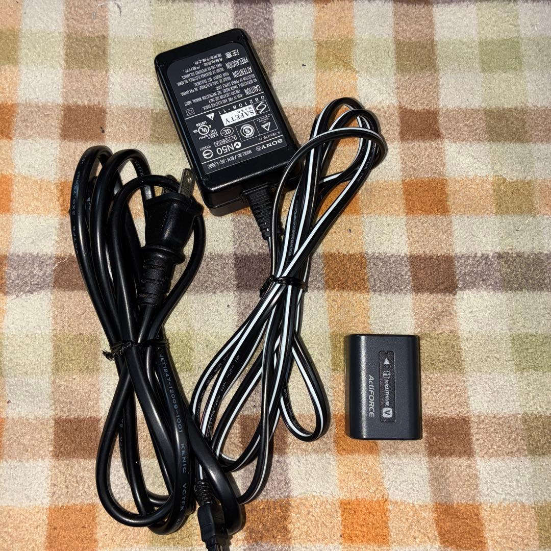 安い！SONY ビデオカメラ HDR-CX270V ホワイト動作okです