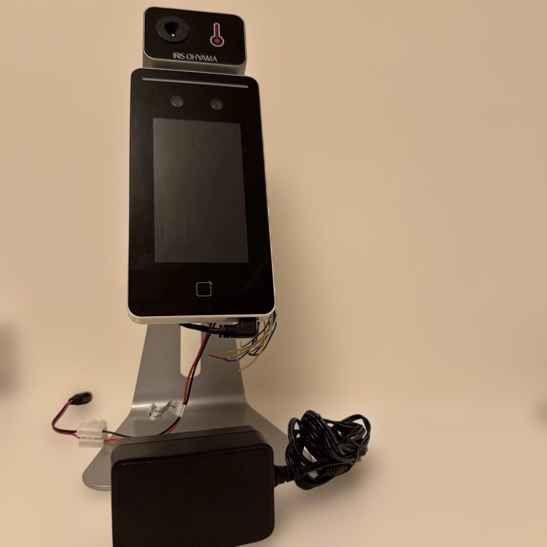 ＩＲＩＳ小型顔認証型AIサーマルカメラ　顔認証型 非接触式検知器 温度計
