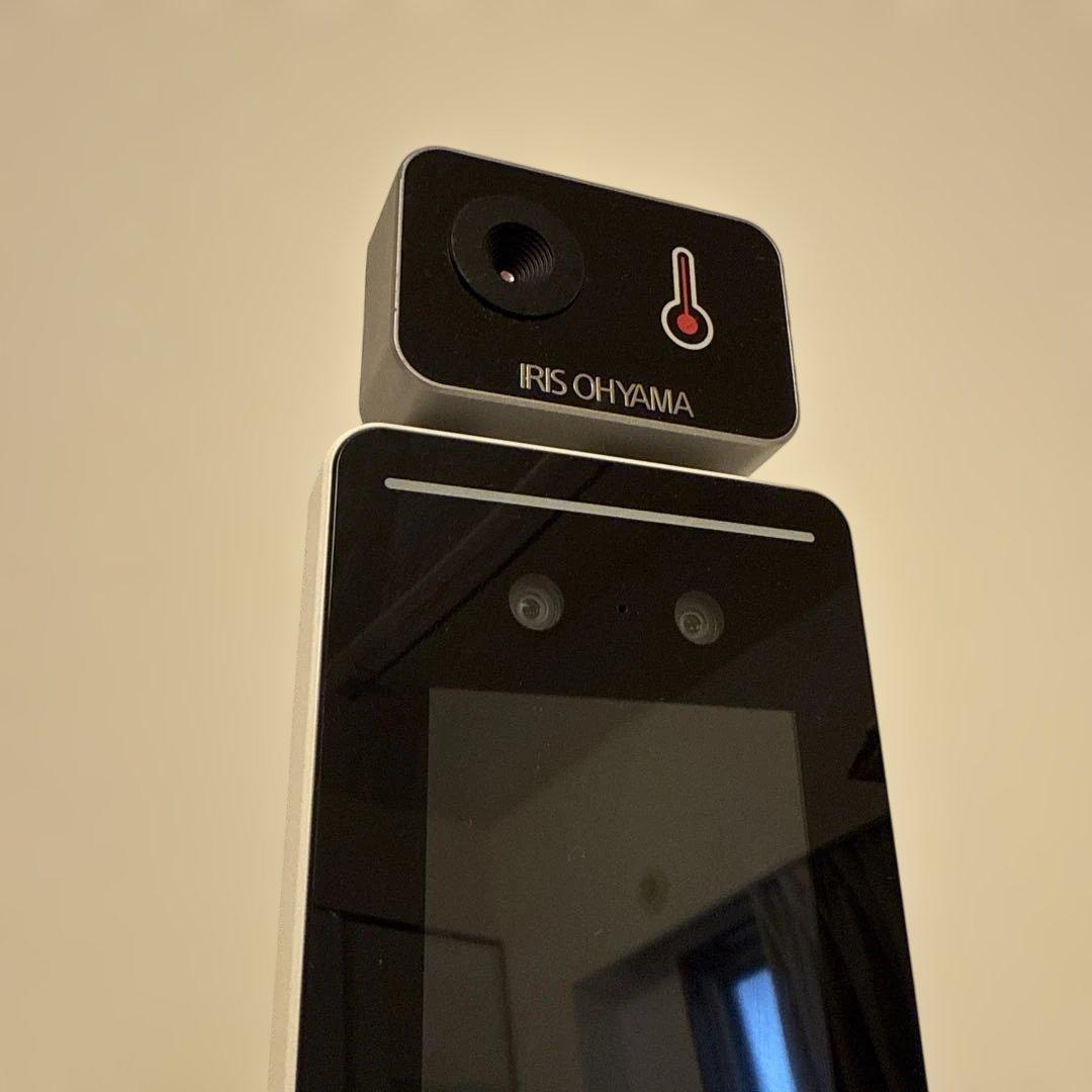 ＩＲＩＳ小型顔認証型AIサーマルカメラ　顔認証型 非接触式検知器 温度計