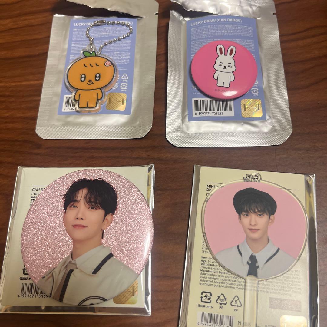 seventeen トレカ　ミニピケット　缶バッジ　まとめ売り