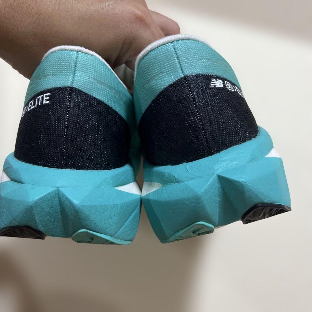 New Balance FuelCell Elite v4ランニングシューズ