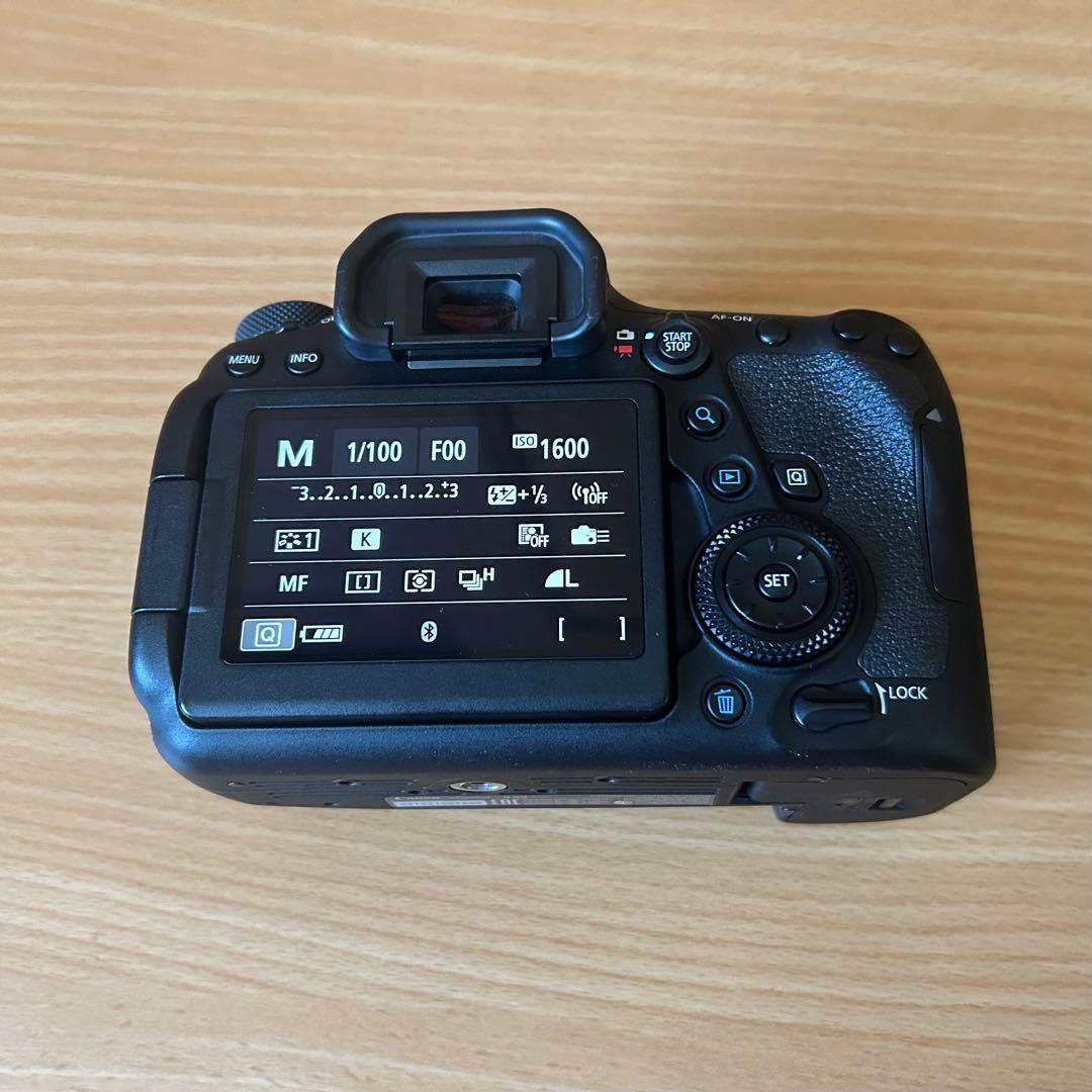 【良品】Canon EOS 6D Mark II ボディ・バッテリー2個つき‼️
