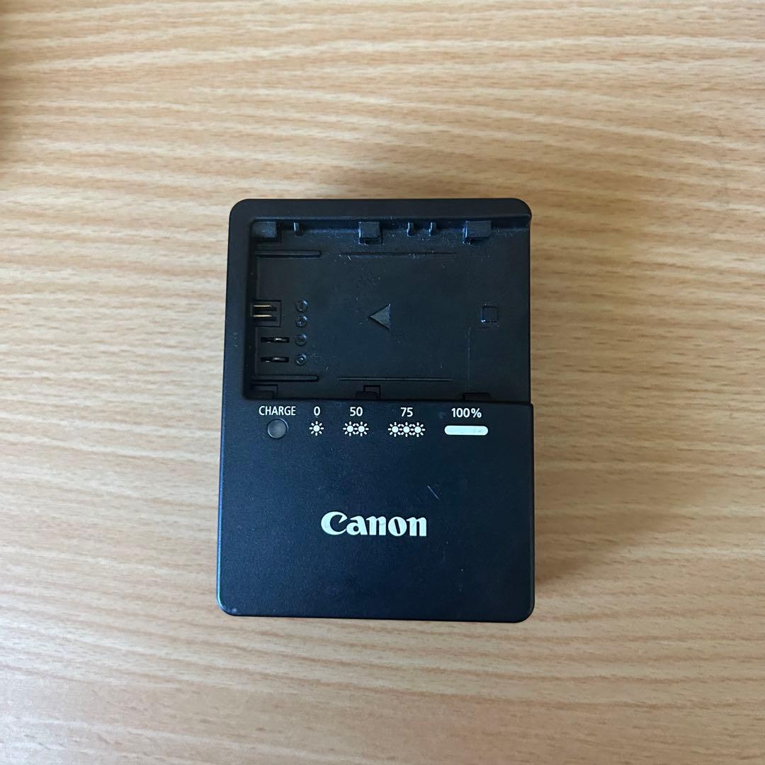 【良品】Canon EOS 6D Mark II ボディ・バッテリー2個つき‼️