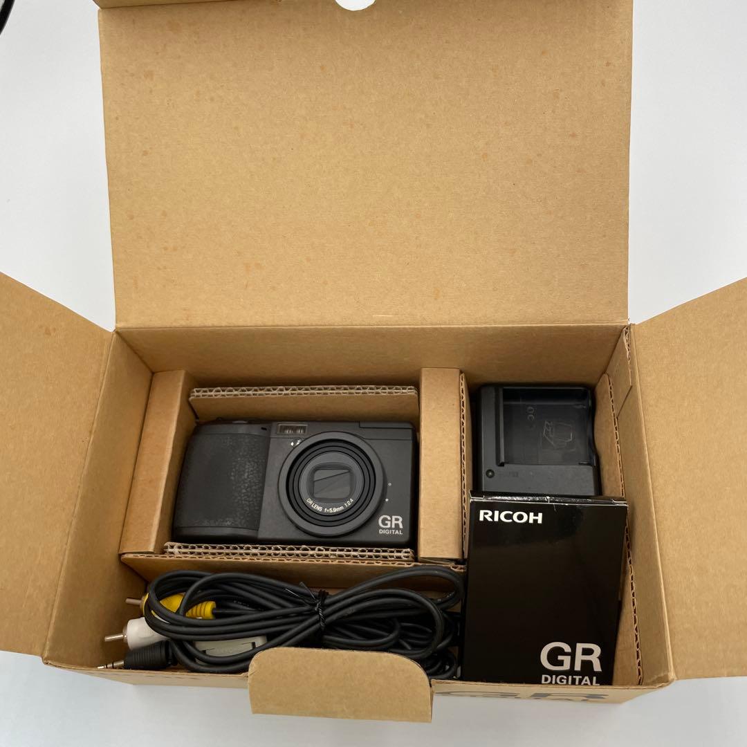 RICOH GR DIGITAL 本体と付属品