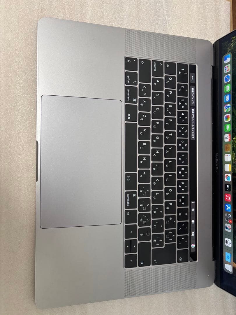 Macbook Pro 15インチ　A1990 i7 Touch Bar ID