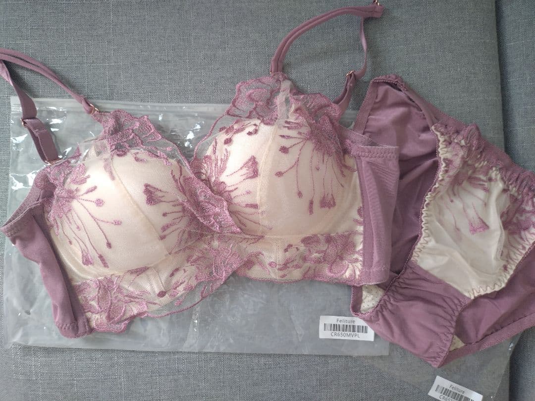 【新品未使用】Feliture極ふわブラジャーショーツセット Lサイズ3点セット