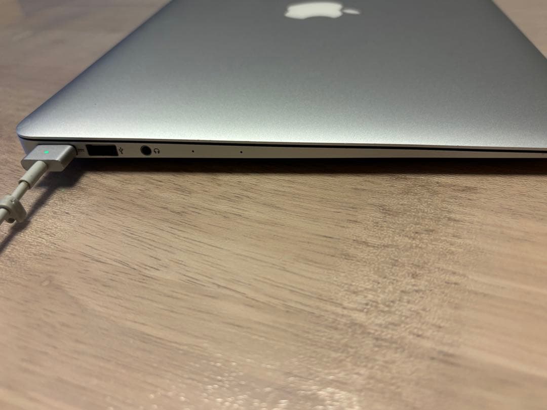 MacBookAir13 Earlyメモり8 SSD 250GB Core i5