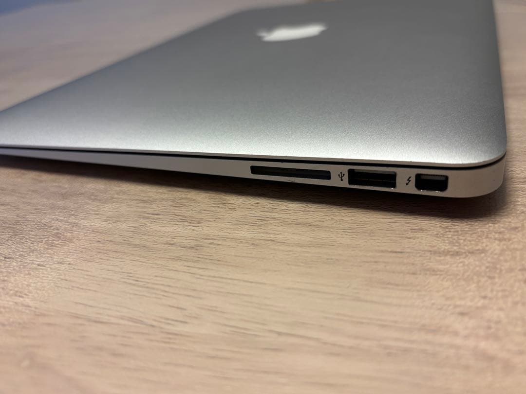 MacBookAir13 Earlyメモり8 SSD 250GB Core i5