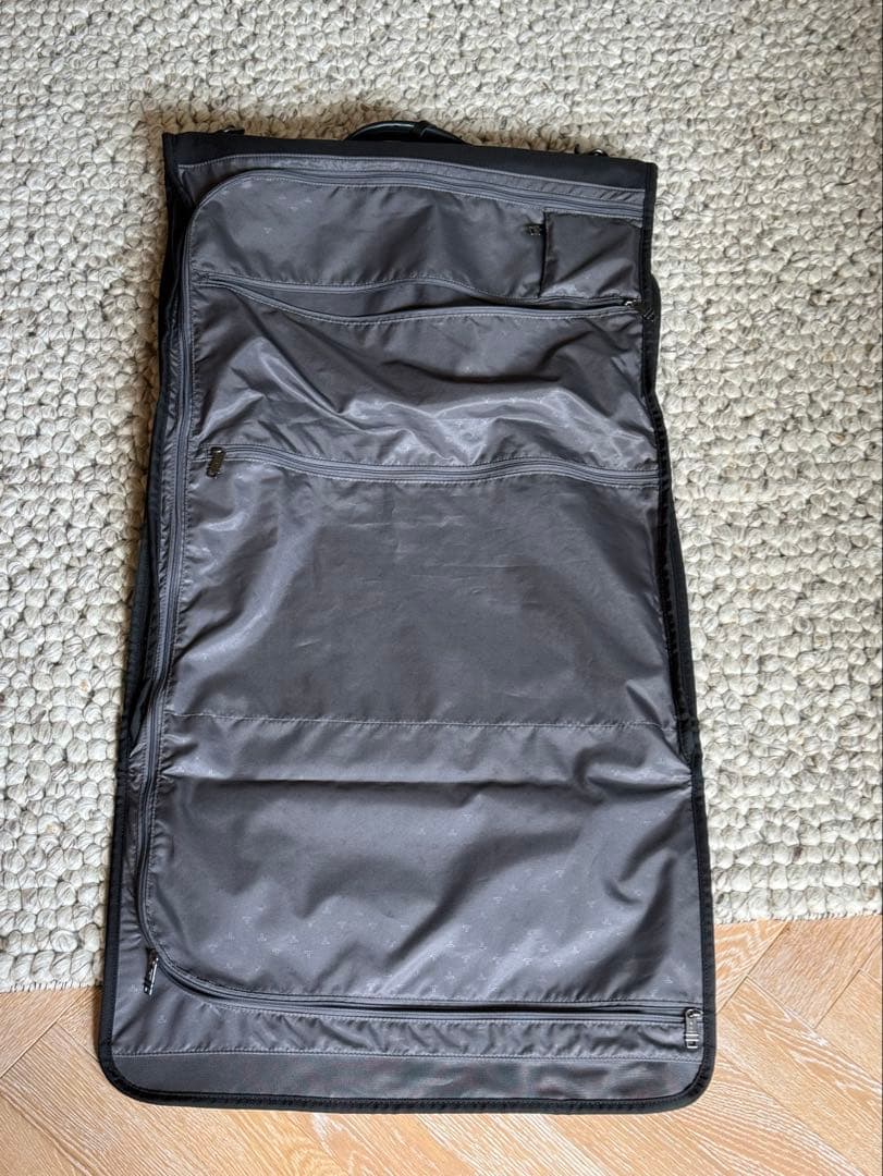 TUMI ガーメントバッグ – ほぼ未使用・極美品