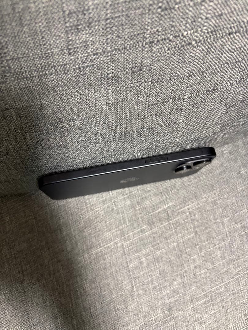 iPhone 15 ブラック 256GB