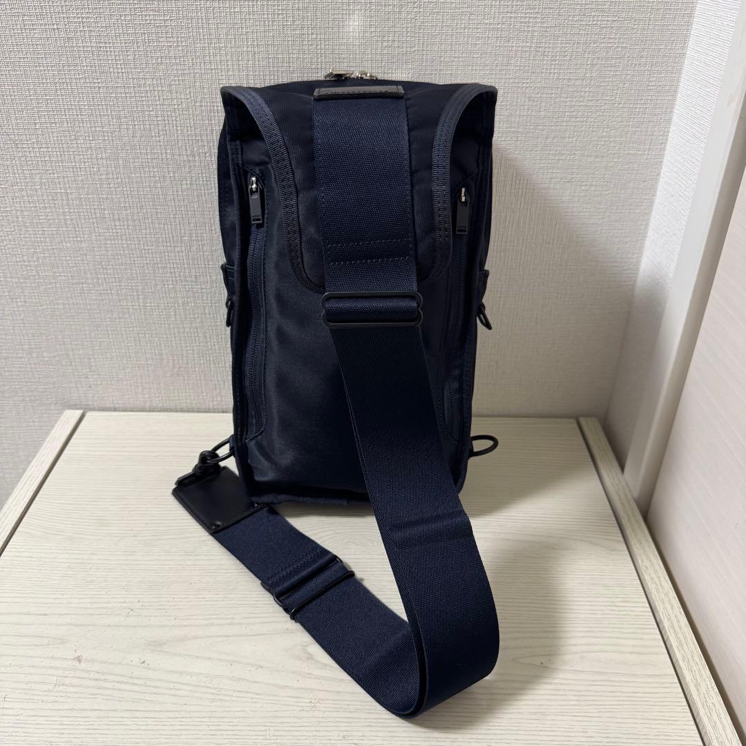 【新品同様】ポーター リフト PORTER LIFT ボディバッグ　ネイビー